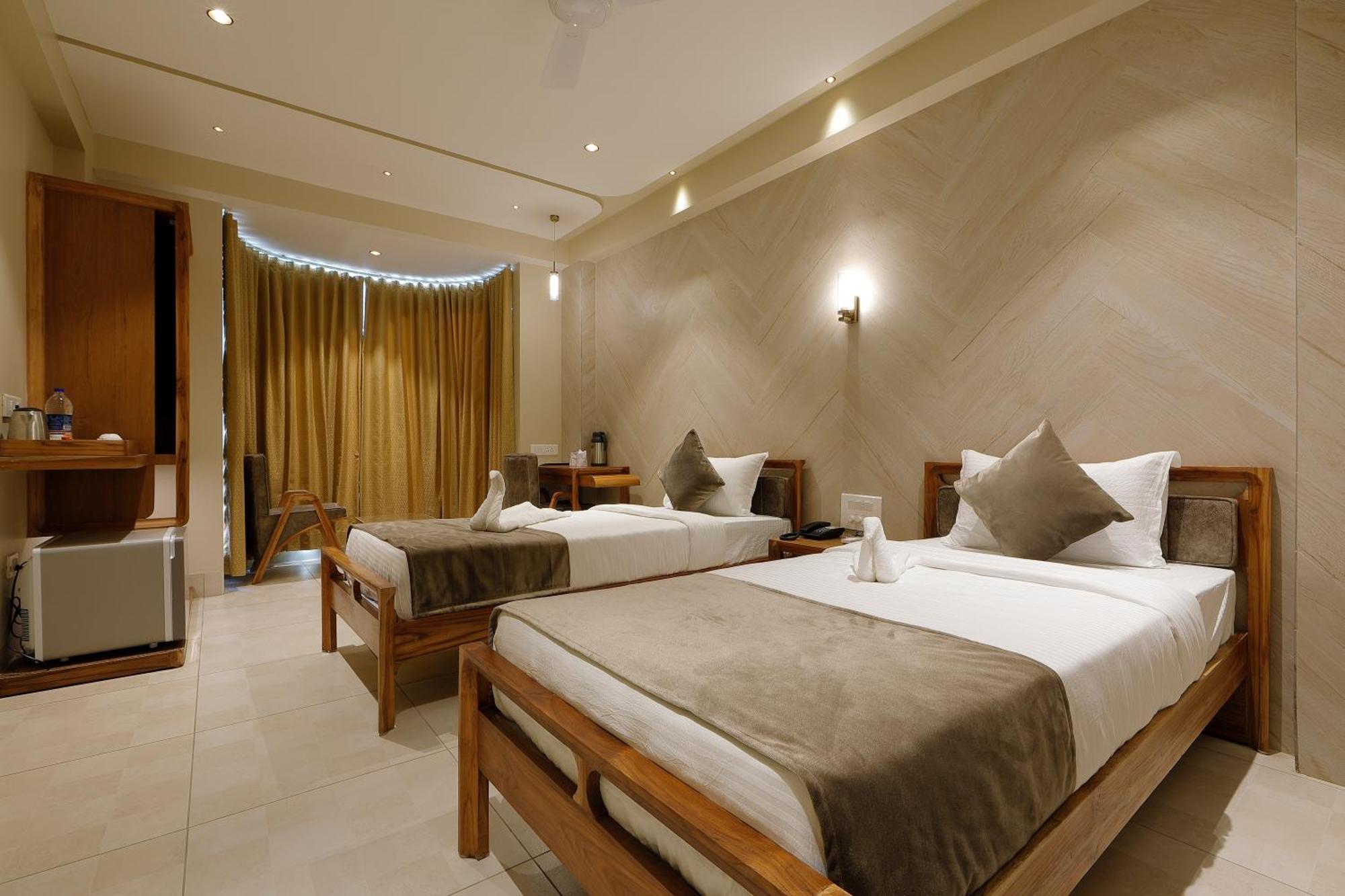 Artilla Inn Ahmedabad Exterior photo