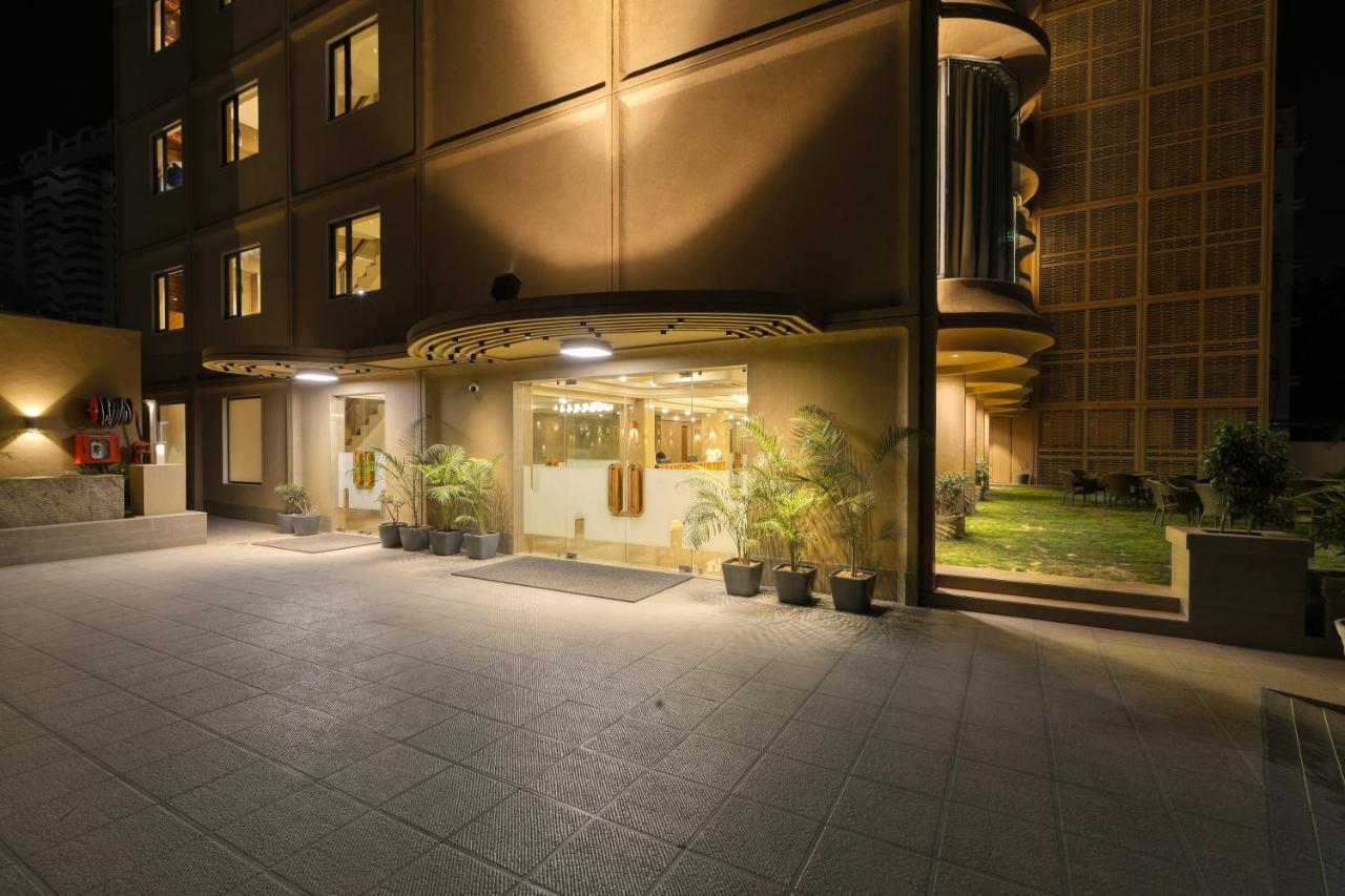 Artilla Inn Ahmedabad Exterior photo