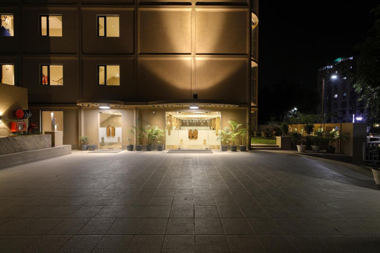 Artilla Inn Ahmedabad Exterior photo