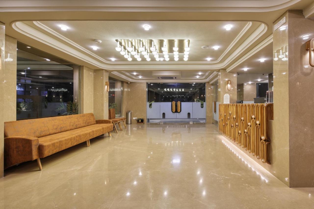 Artilla Inn Ahmedabad Exterior photo