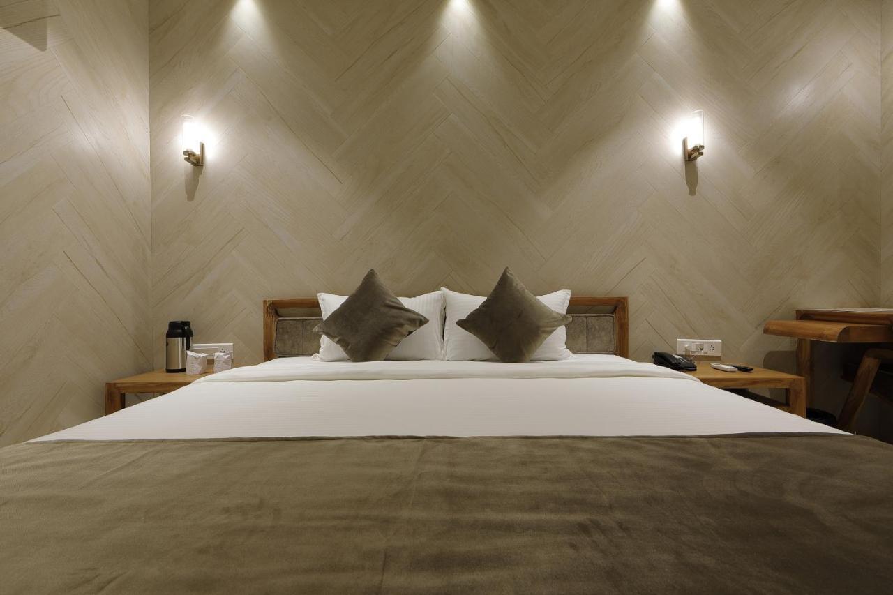 Artilla Inn Ahmedabad Exterior photo