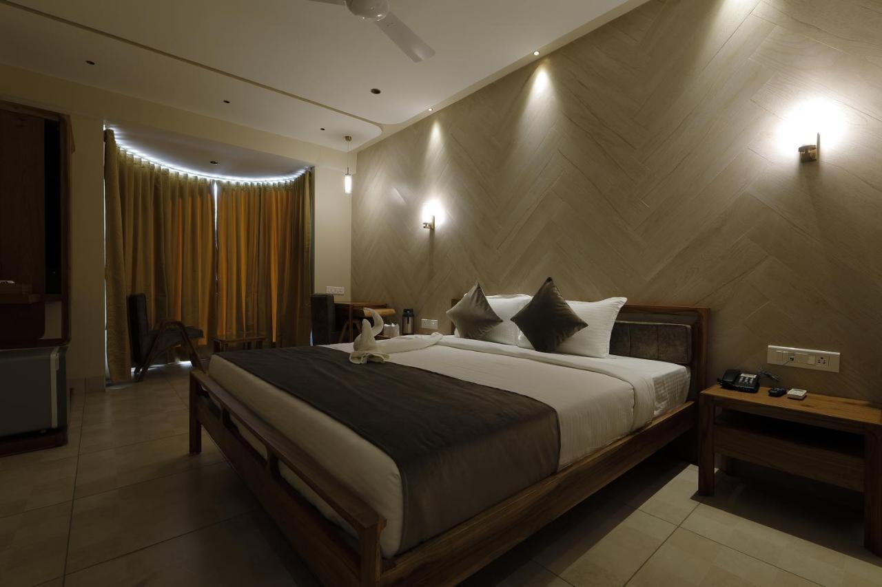 Artilla Inn Ahmedabad Exterior photo