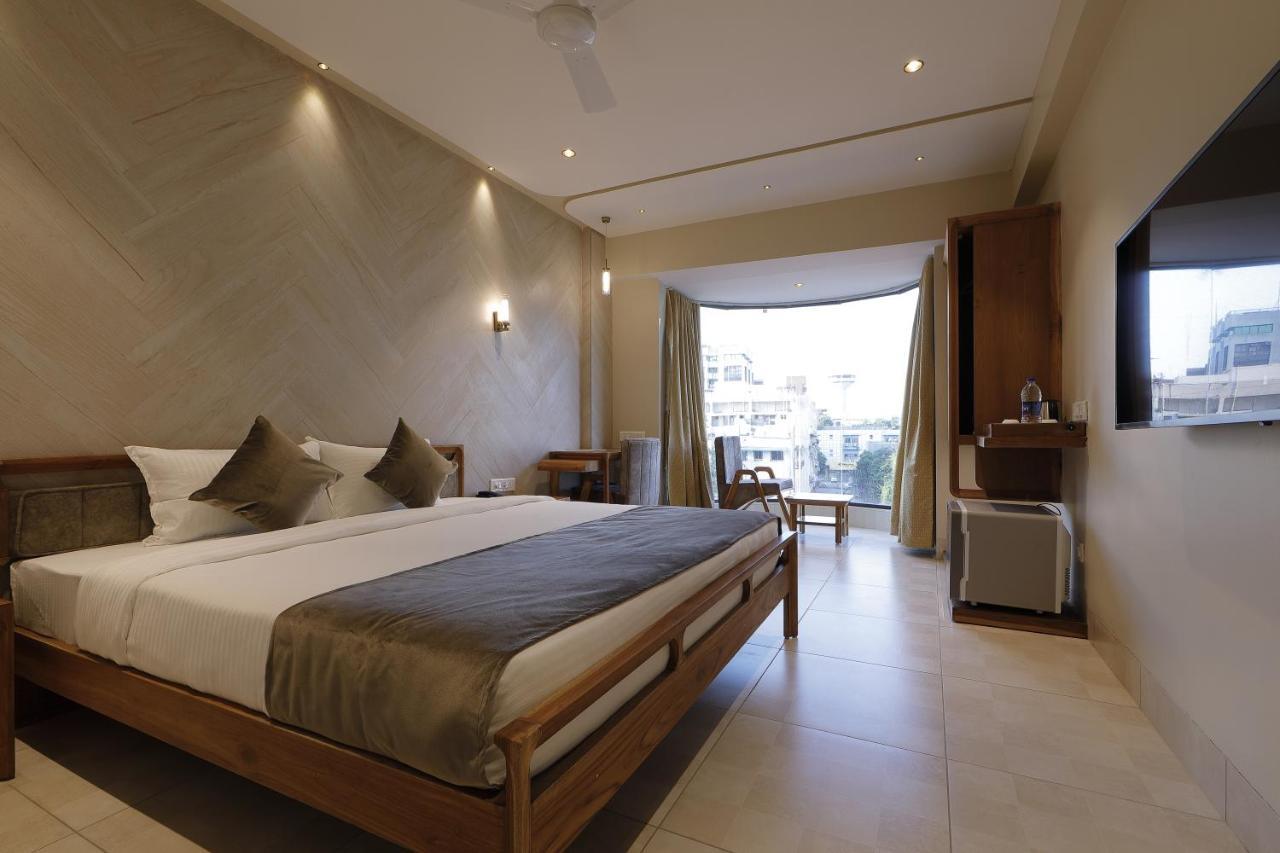 Artilla Inn Ahmedabad Exterior photo