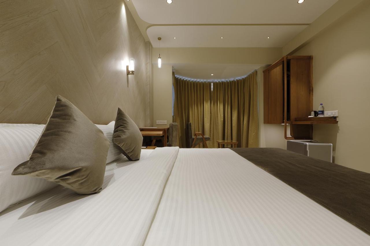 Artilla Inn Ahmedabad Exterior photo