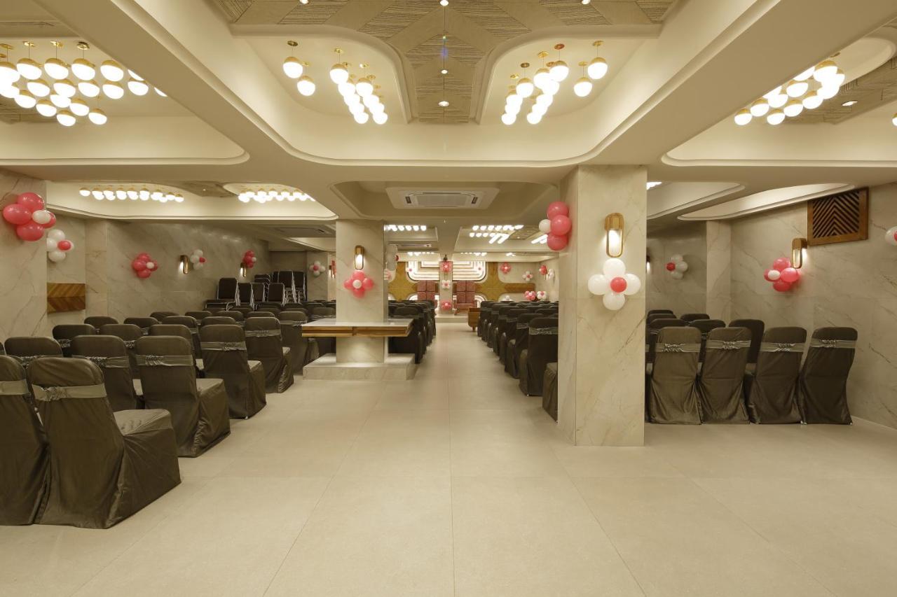 Artilla Inn Ahmedabad Exterior photo